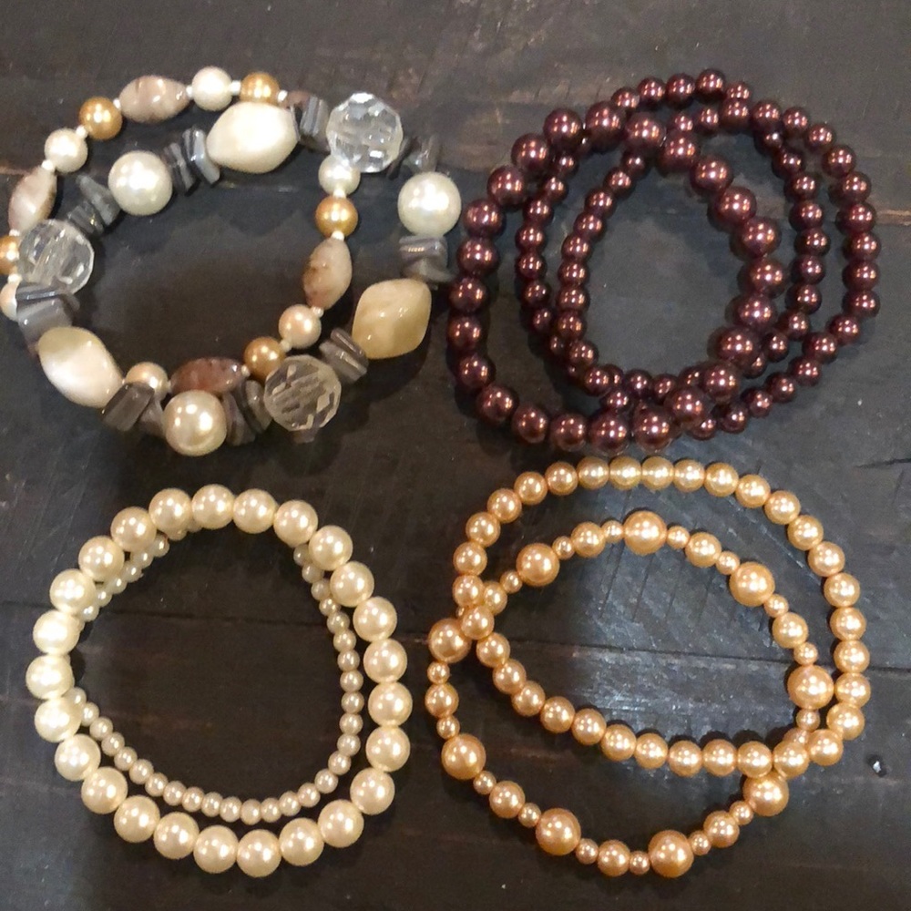 Stretchy pearl bracelets